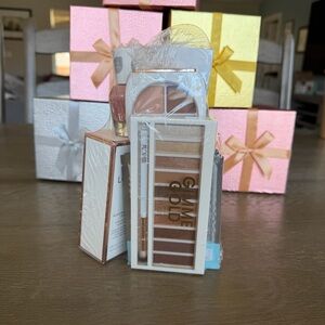 Flower Cosmetics Glam Gold Eyeshadow Palette Makeup Bundle